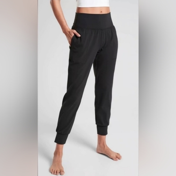 VGUC Athleta Salutation Jogger in Powervita Small Black - Picture 1 of 14